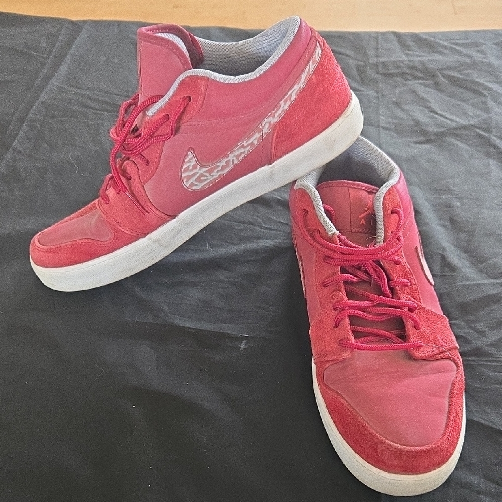 Nike Air Jordan's Red Men's Sneakers Classic Low-Top Design